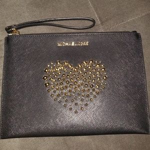 MICHAEL KORS black wristlet